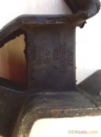 GM genuine OEM part 90447547 Block, damper, rear mounting